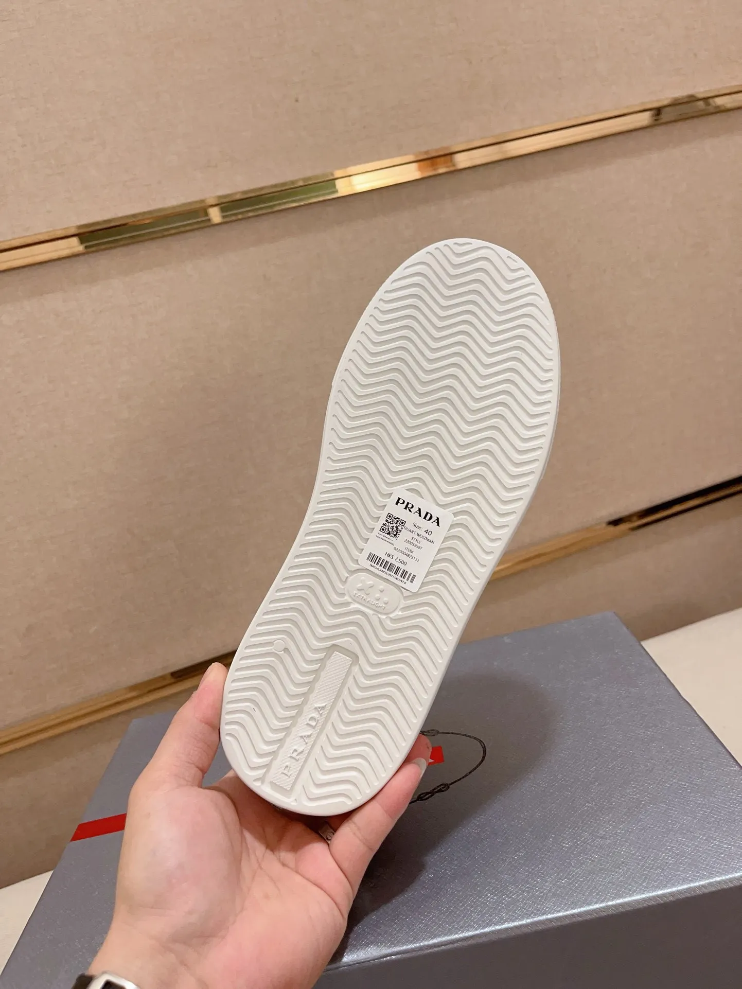 Factory price 580💰 ✔️✔️✔️High version High-quality new Prada (Prada) counters are on the market at the same time. The new men's shoes and 😘fabrics are selected from first-layer cowhide and are made by pure handicrafts. Lining: Full cowhide lining. 👍🏿 High-end ☄️ air-cushion molded anti-slip rubber outsole, exquisite lines, simple and elegant, comfortable and high-end for leisure travel. Code number: 38 to 44 (45 can be customized)